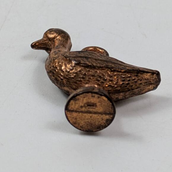 Vtg Bronze Color Duck Charm Plastic Pedestal Cracker Jack Prize Gumball Toy 1950 - Picture 4 of 4